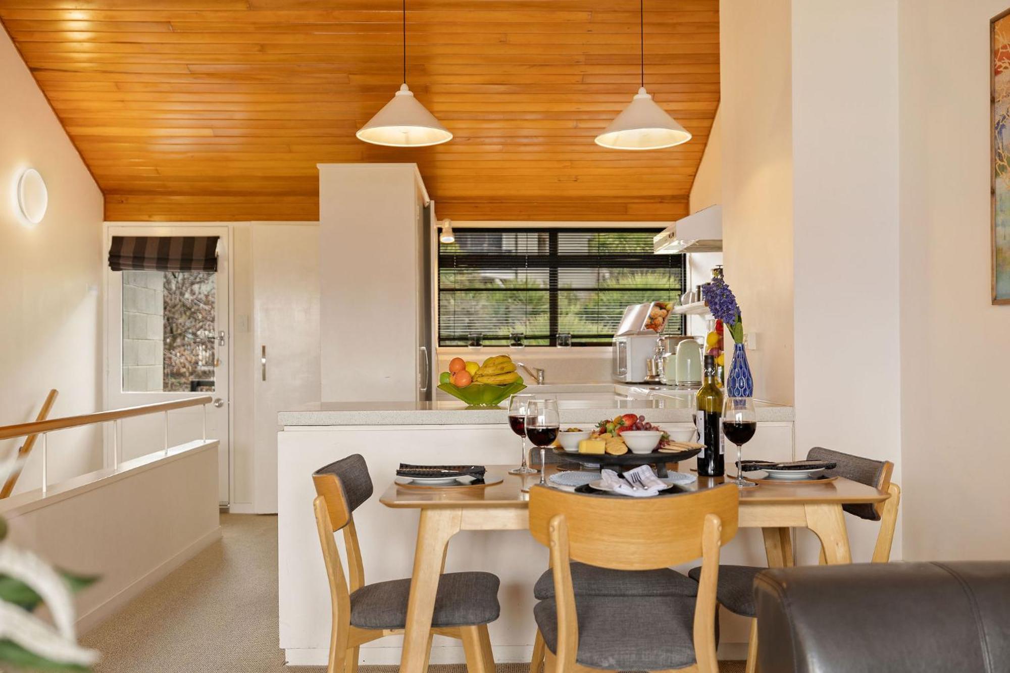 Distinctive Alpine Meadows Apartment Queenstown Room photo